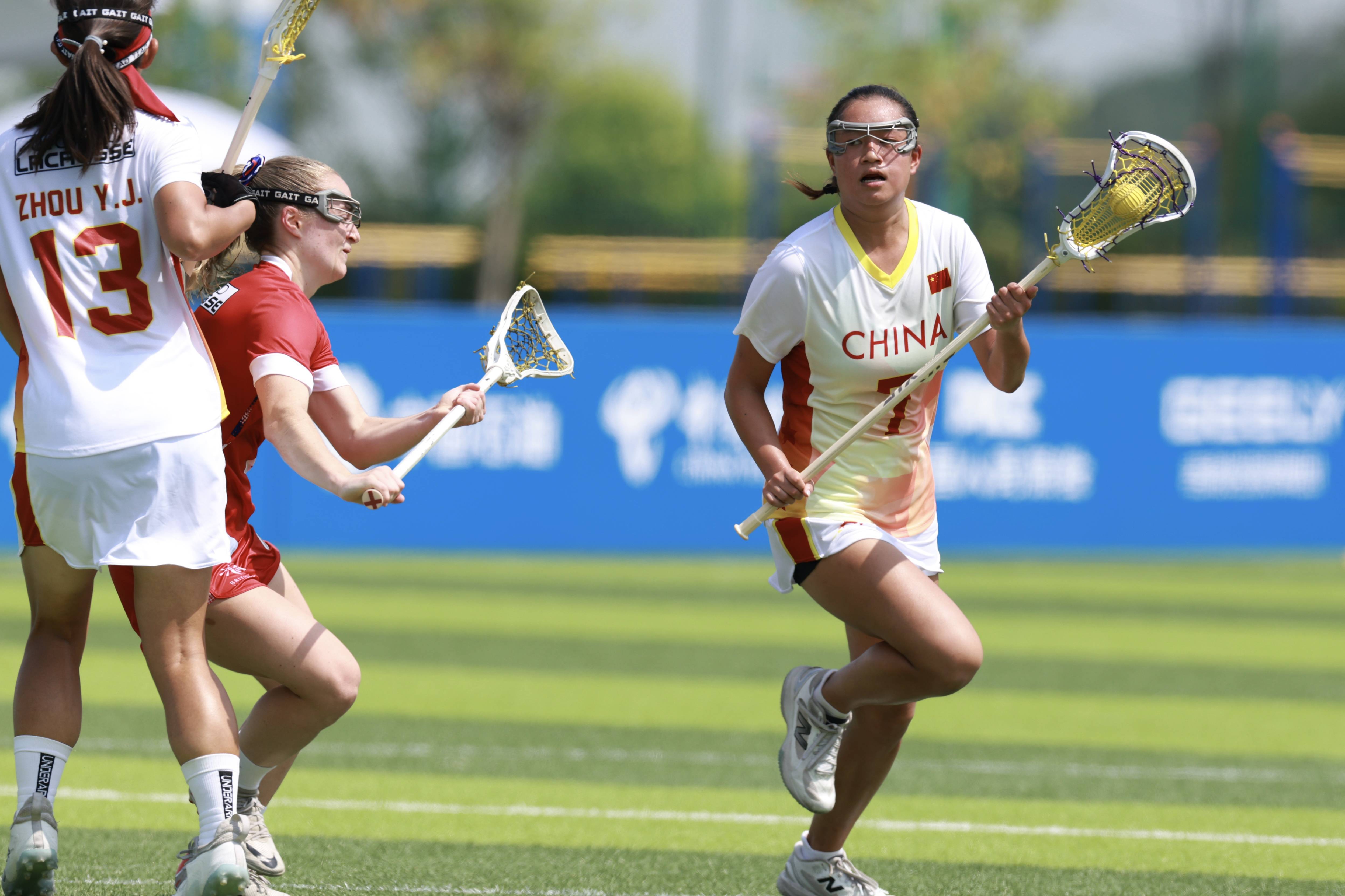 中国队轻取日本队，李梓嘉点燃赛场