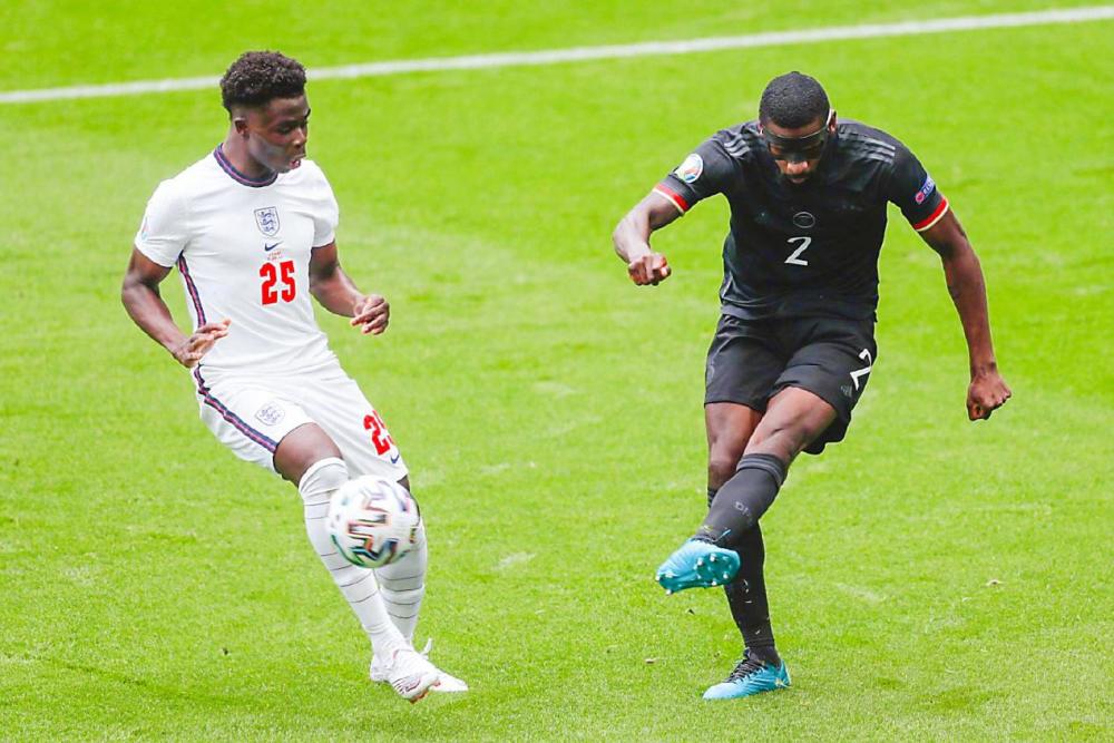 英格兰碾压乌克兰,佩德里刷新纪录 英格兰碾压乌克兰,佩德里刷新纪录