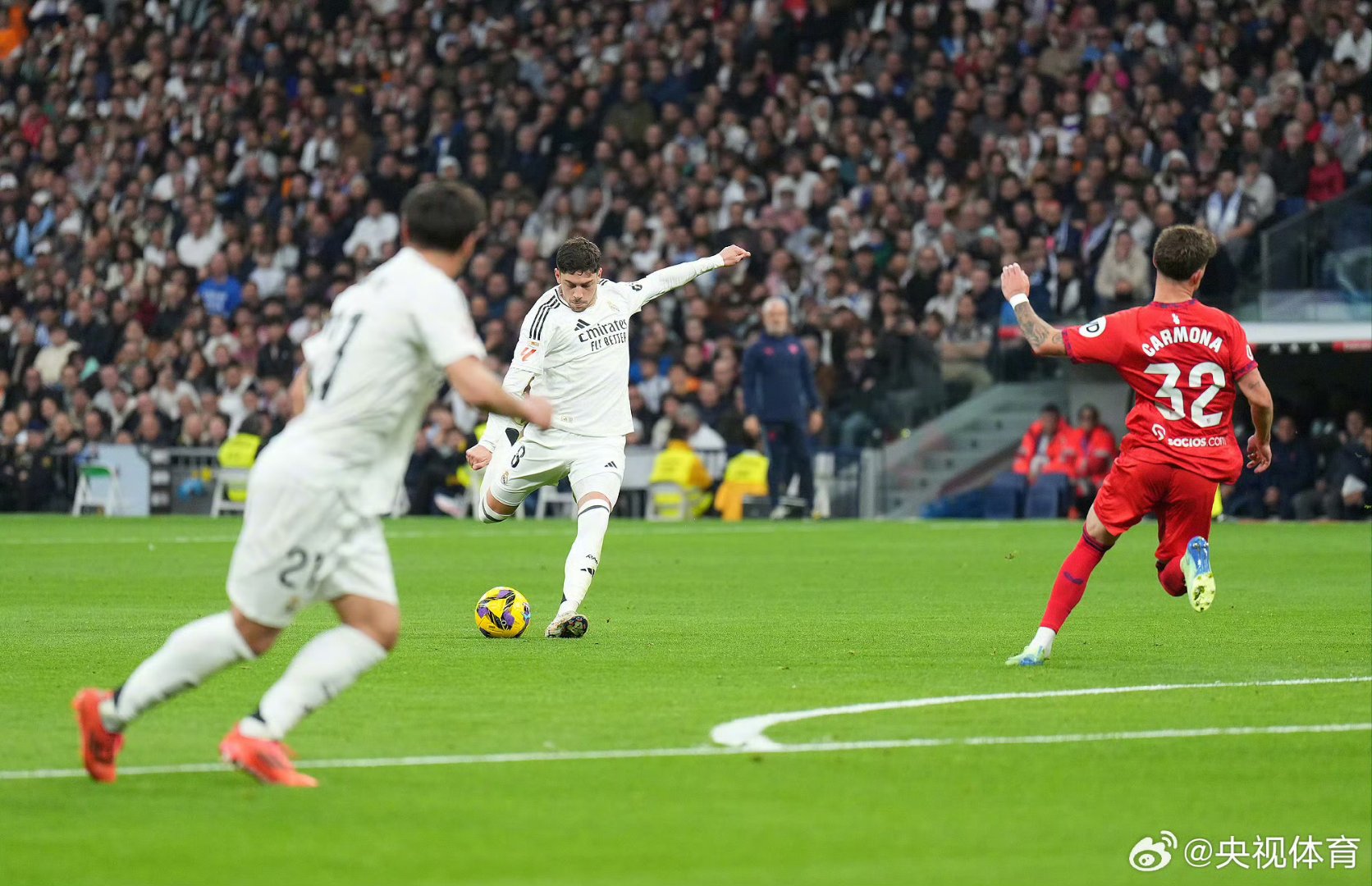 国际米兰横扫皇马，佩德里点燃赛场