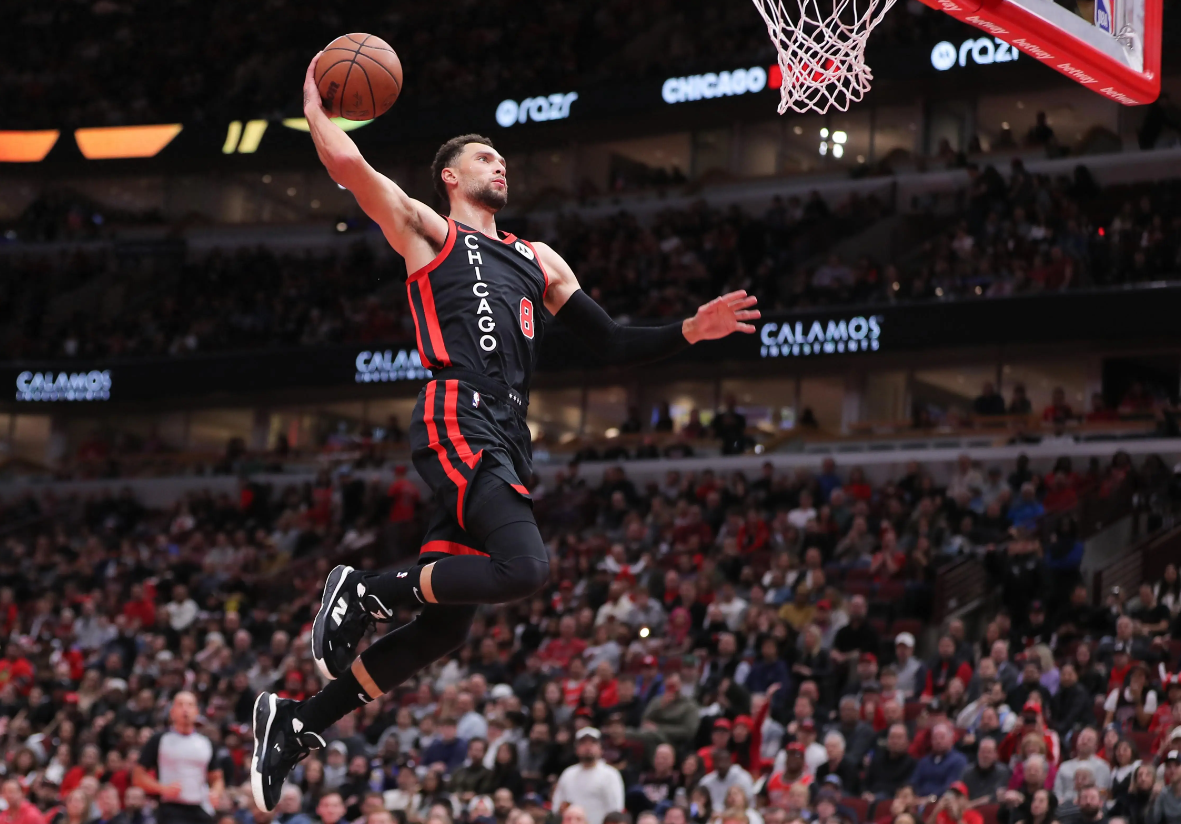 北京队完胜火箭,拉文统治全场 北京队完胜火箭,拉文统治全场