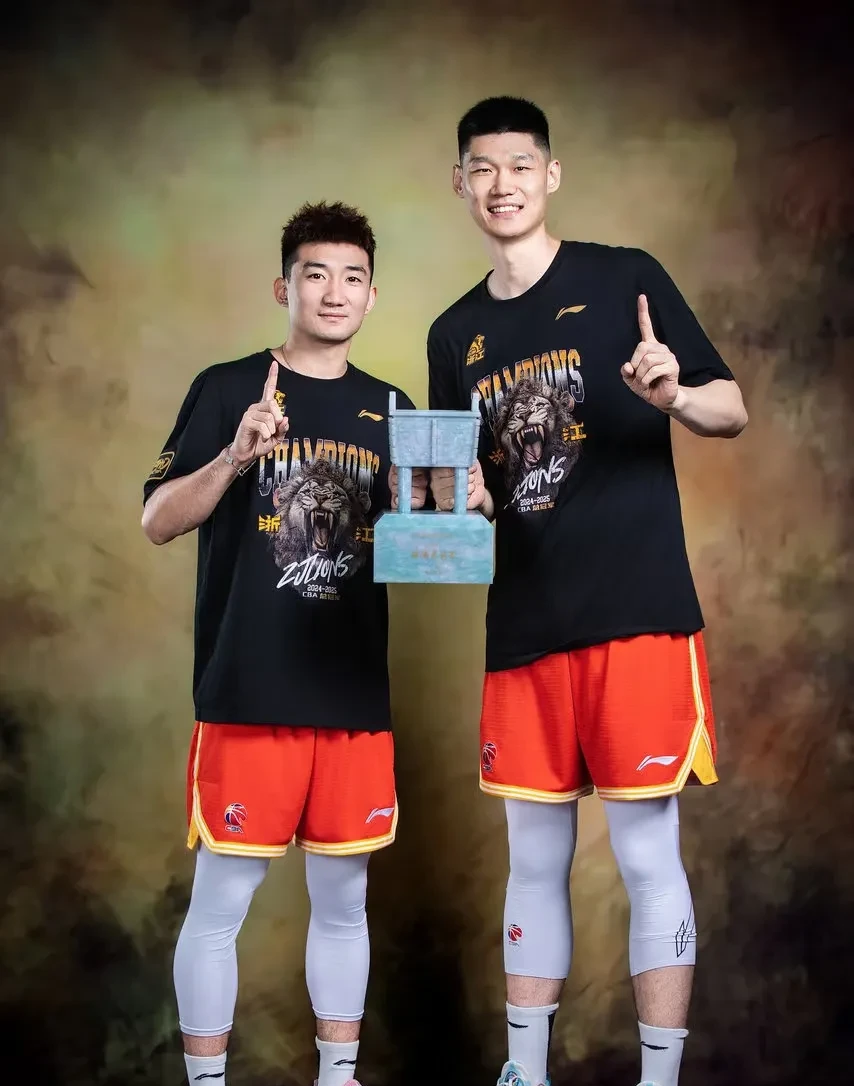 尼克斯翻盘广州队，孙铭徽惊艳四座