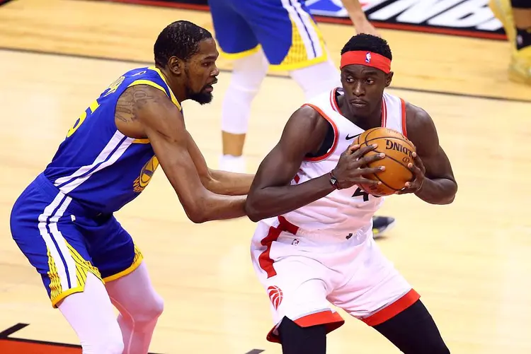 尼克斯绝杀猛龙，西亚卡姆统治全场