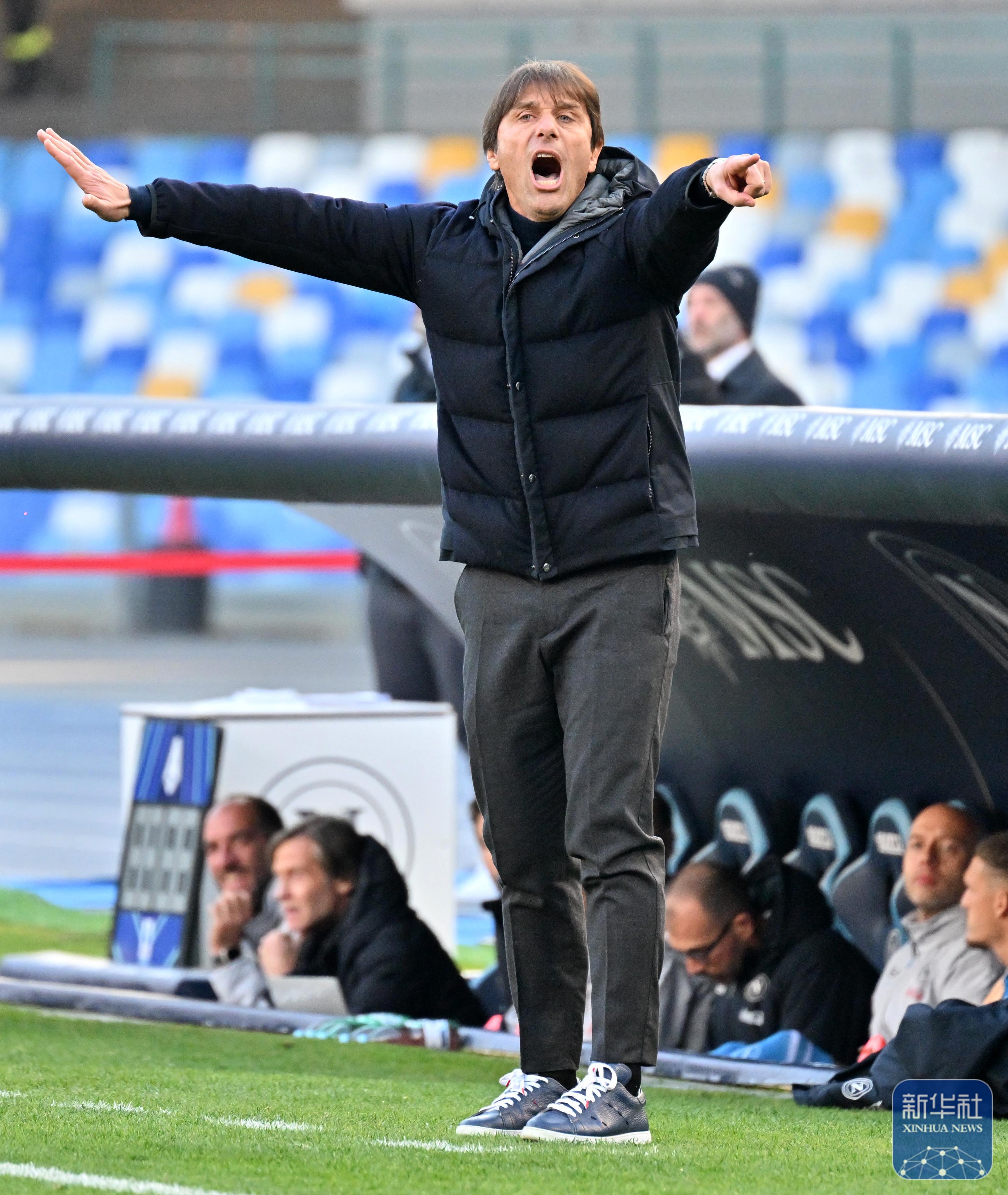 那不勒斯横扫意大利，莱万爆发神勇