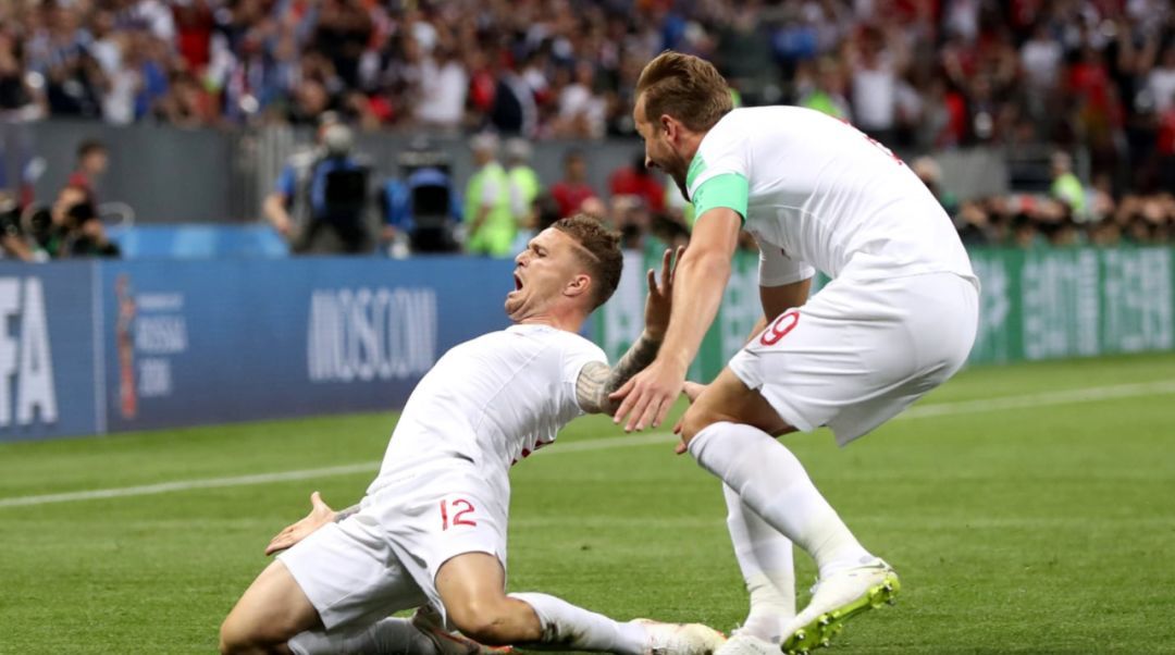 韩国羽毛球队逆转英格兰羽毛球队，林丹制霸全场