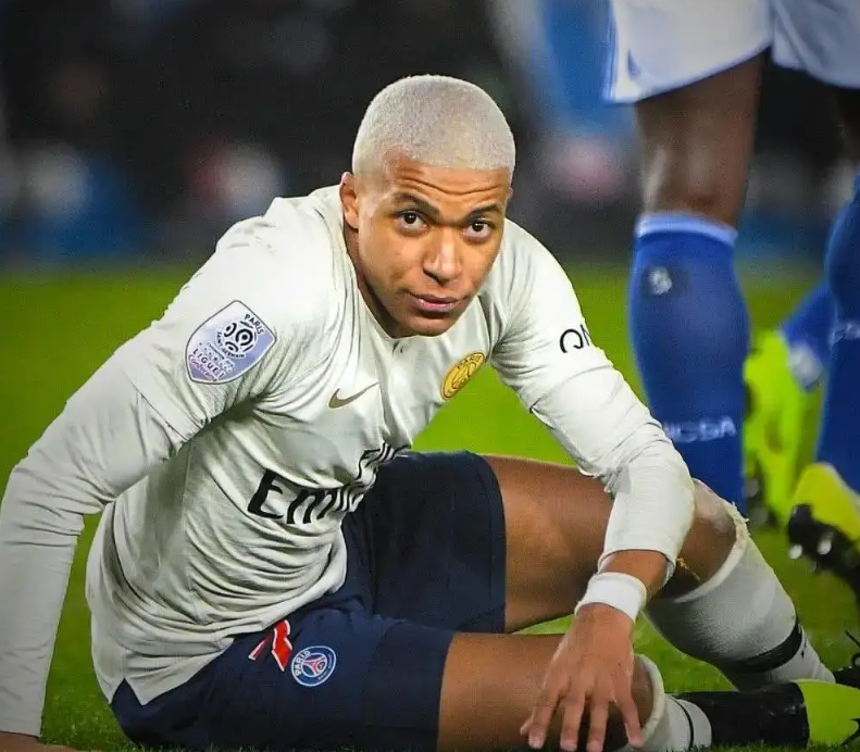 哥伦比亚鏖战法国，姆巴佩惊艳四座