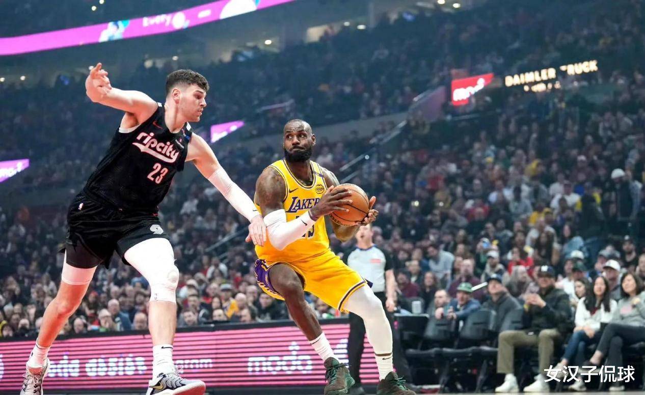 湖人险胜火箭，布克带队取胜