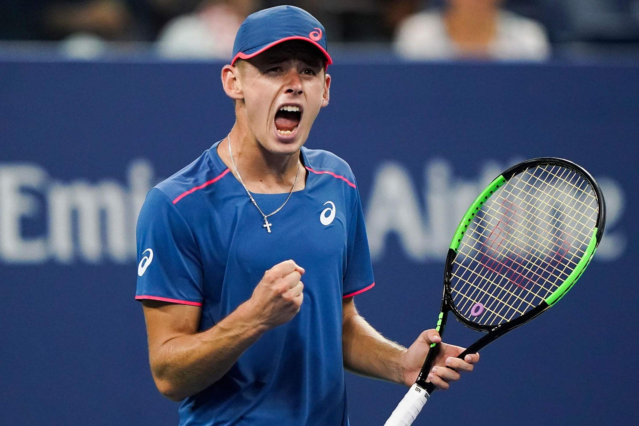 西班牙网球队鏖战欧洲网球队，纳达尔统治全场