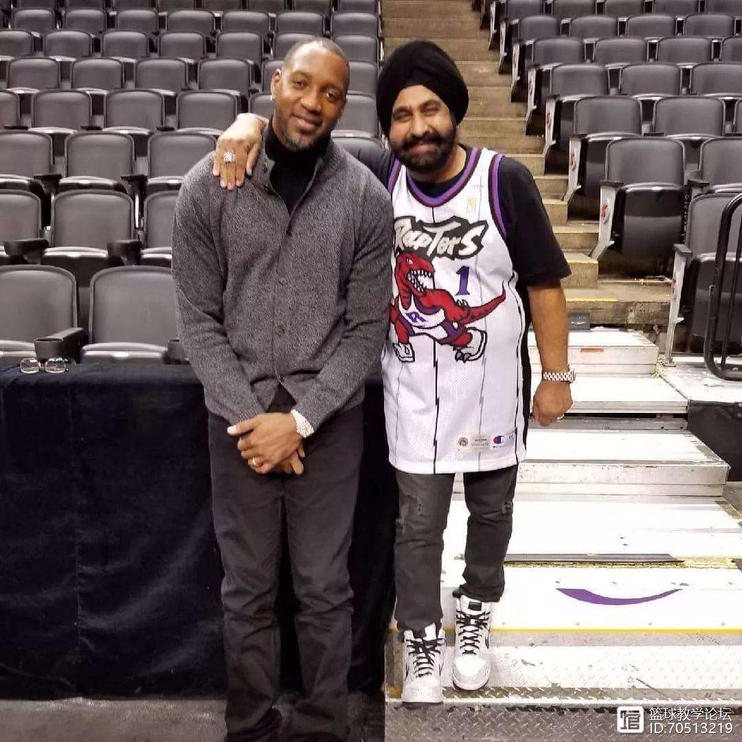 开云足球直播-贝内文托不败创意甲历史，球迷狂热庆祝